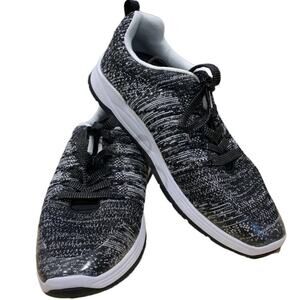 Drew women’s galaxy athletic shoes. Size 8. 43 new drew ortho insole black white